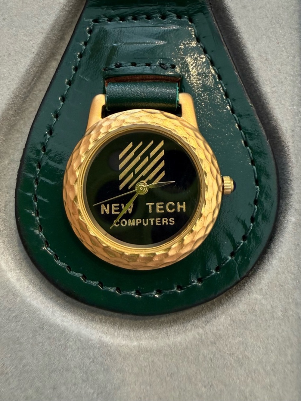 Vintage Authenee Du Geneve Keychain Watch - Picture 5 of 7